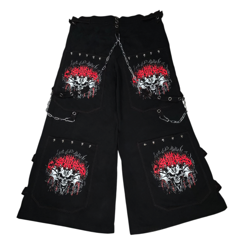 metal skull jeans.png